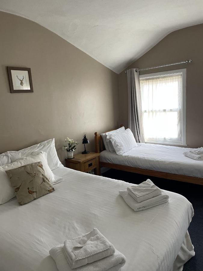 White Hart Hotel Wiveliscombe Zimmer foto