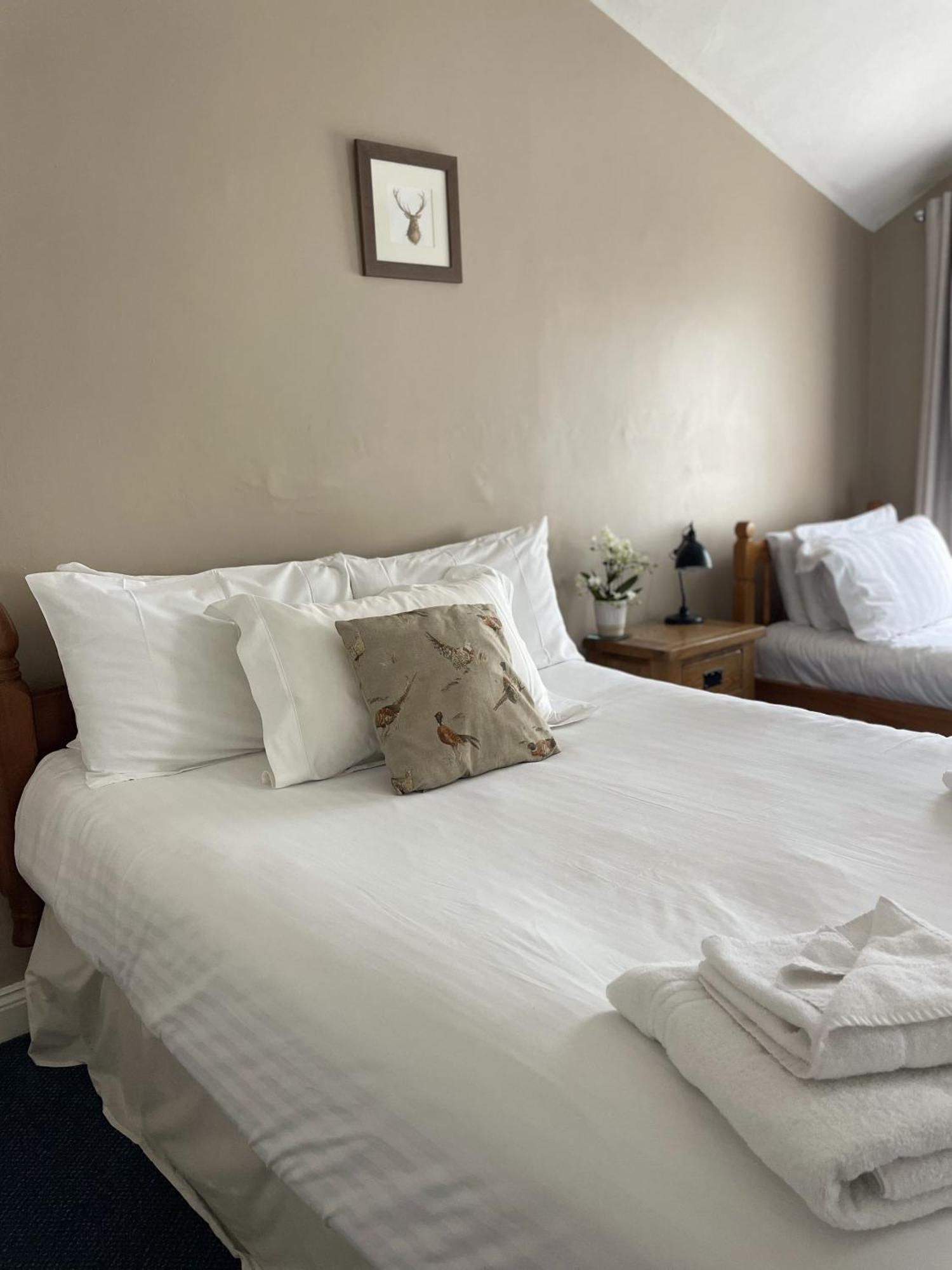 White Hart Hotel Wiveliscombe Zimmer foto
