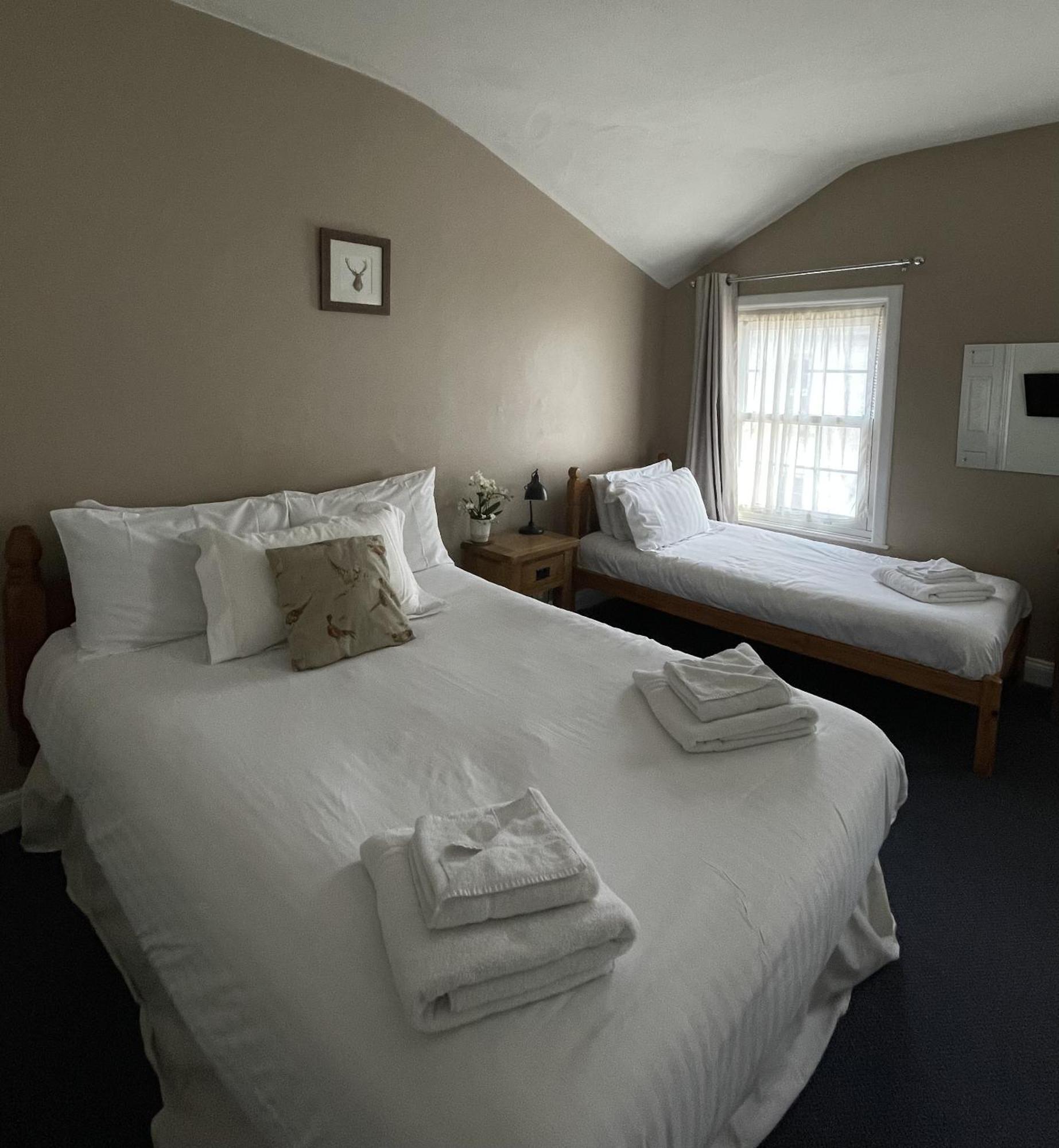 White Hart Hotel Wiveliscombe Zimmer foto